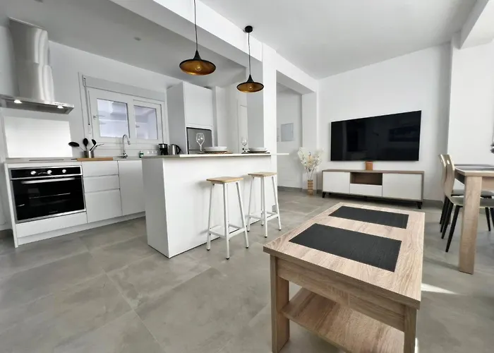 New & Luxurious フエンヒロラ