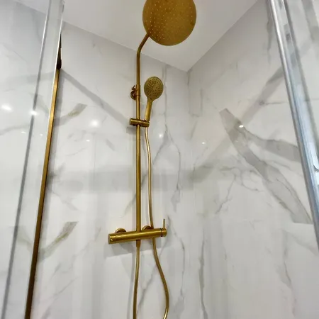 Апартаменты New & Luxurious
